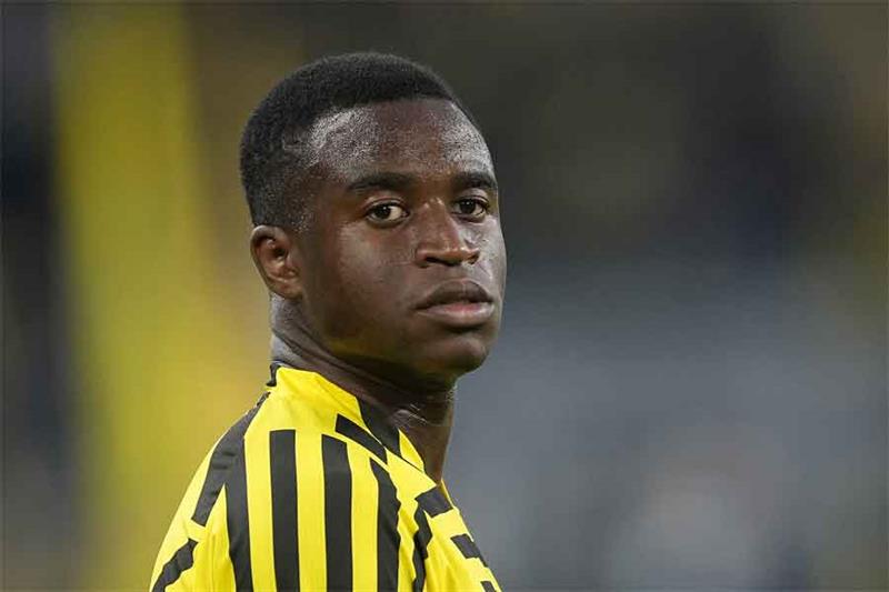 Moukoko verlengt contract bij Borussia Dortmund Ook in Wereld