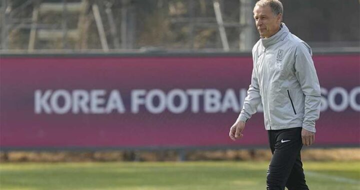 Klinsmann leert Zuid-Korea's ploeg en fans kennen Ook in Wereld
